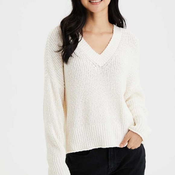 American Eagle Outfitters Sweaters - Off White American Eagle Oversized V Neck Long Sleeve Knit Sweater